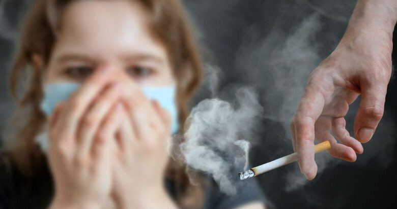 راه های از بین بردن بوی سیگار از دهان و لباس